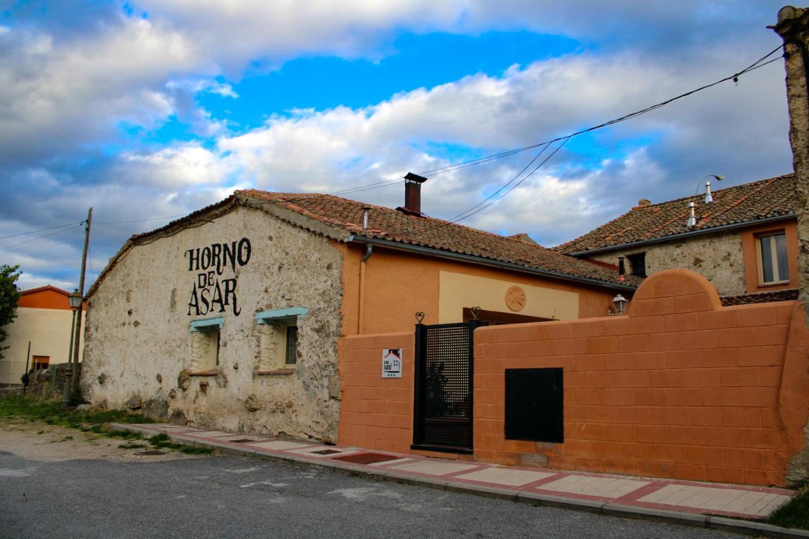 Casa Rural El Horno De La Aldegueela Torrecaballeros Exteriör bild